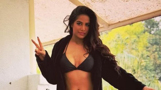 Poonam Pandey: मौत का नाटक पड़ा भारी, देने पड़ेंगे ₹100 करोड़!